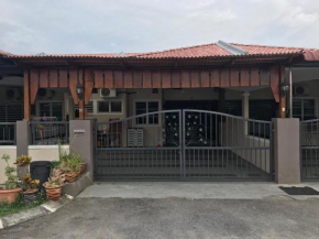 No 96 Nazirin Homestay Lumut